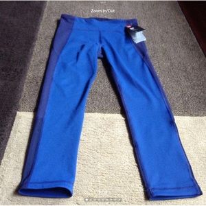 Women’s Under Armour Capri leggings size XS(NWT)